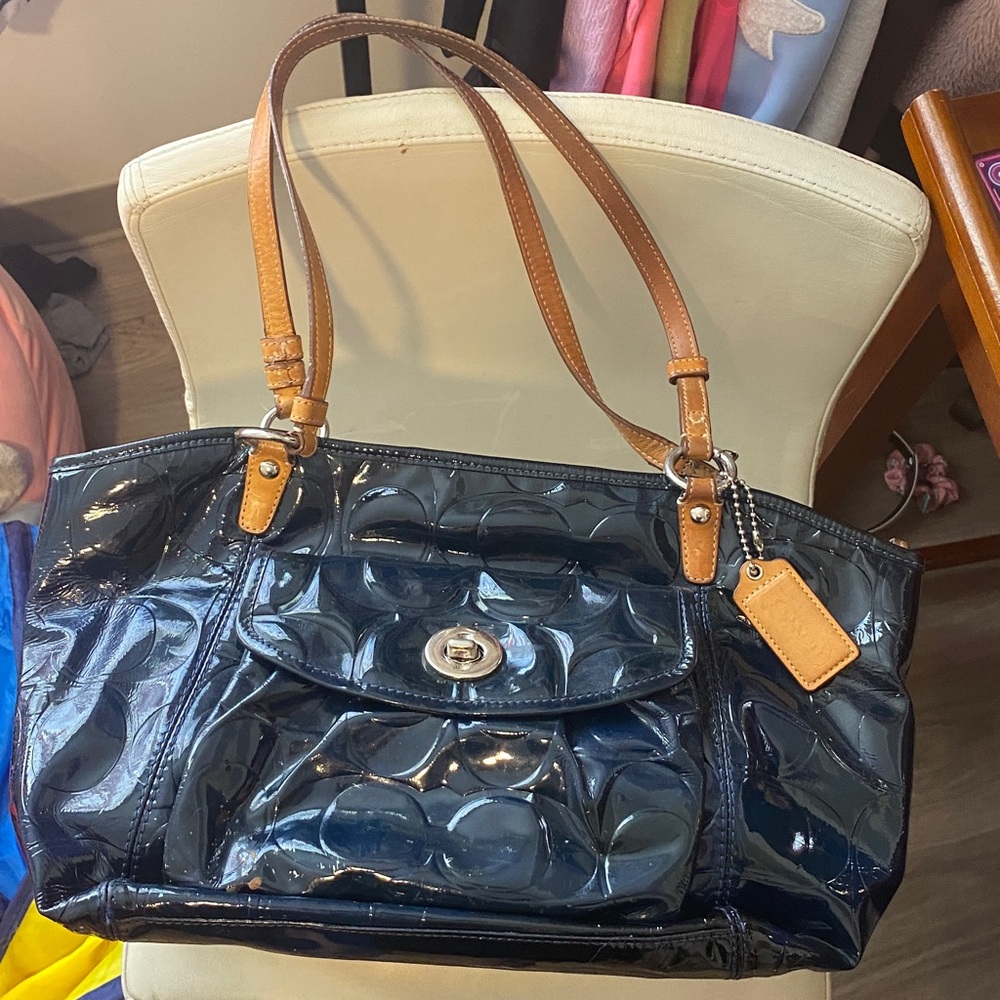 VTG Navy Patent Leather Tote Bag with Tan Straps